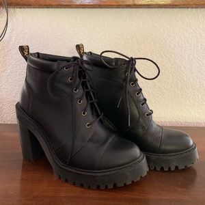 Women’s Averil Dr. Martens Boots